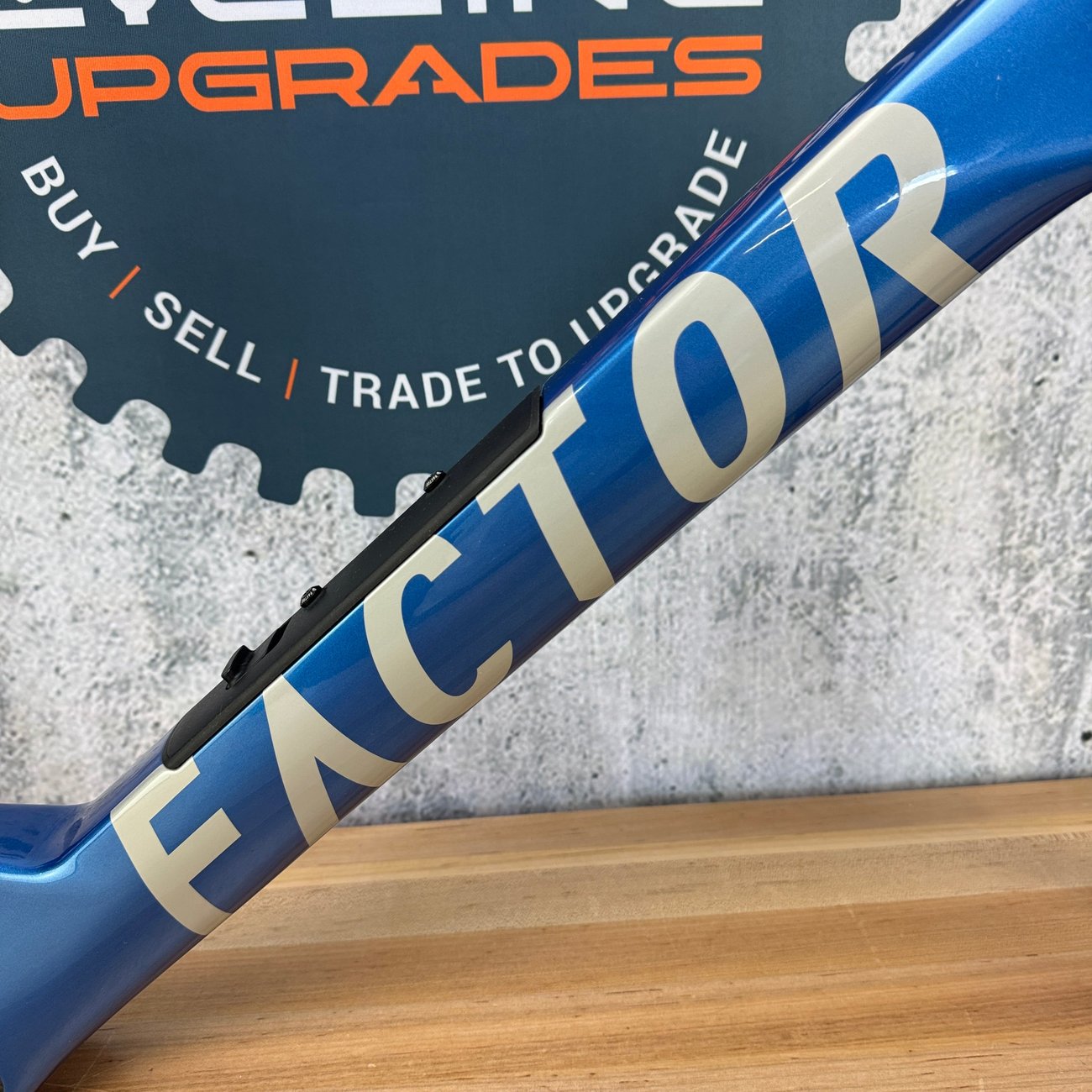 Light Use! 2026 Factor Monza Solar Blue 54cm Carbon Disc Frameset 700c 2642g