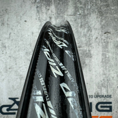 Light Use! Zipp 353 NSW Carbon Tubeless Disc Brake Rear Wheel 700c 696g
