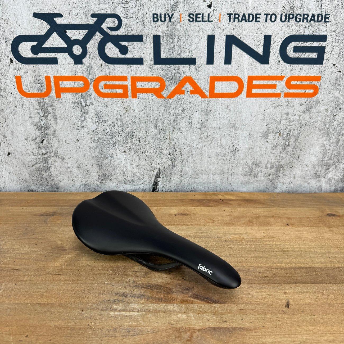 Light Use! Fabric Scoop Shallow Ultimate 142mm 7x10mm Carbon Rails Saddle 198g