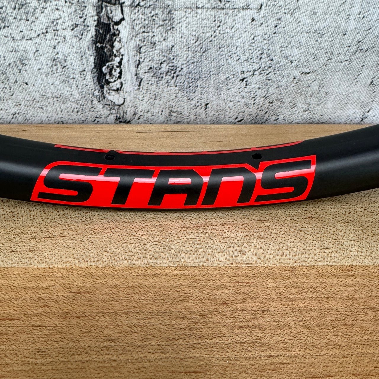 Light Use! Stans No Tubes Podium SRD 28h Disc Tubeless XC MTB Bike Carbon Rim