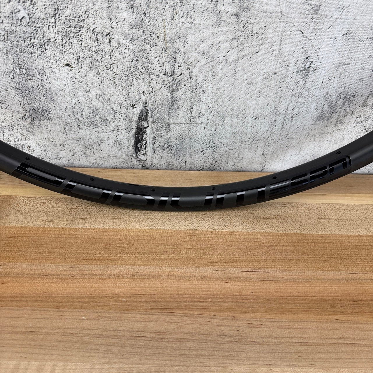 Light Use! Stans No Tubes Podium SRD 28h Disc Tubeless XC MTB Bike Carbon Rim