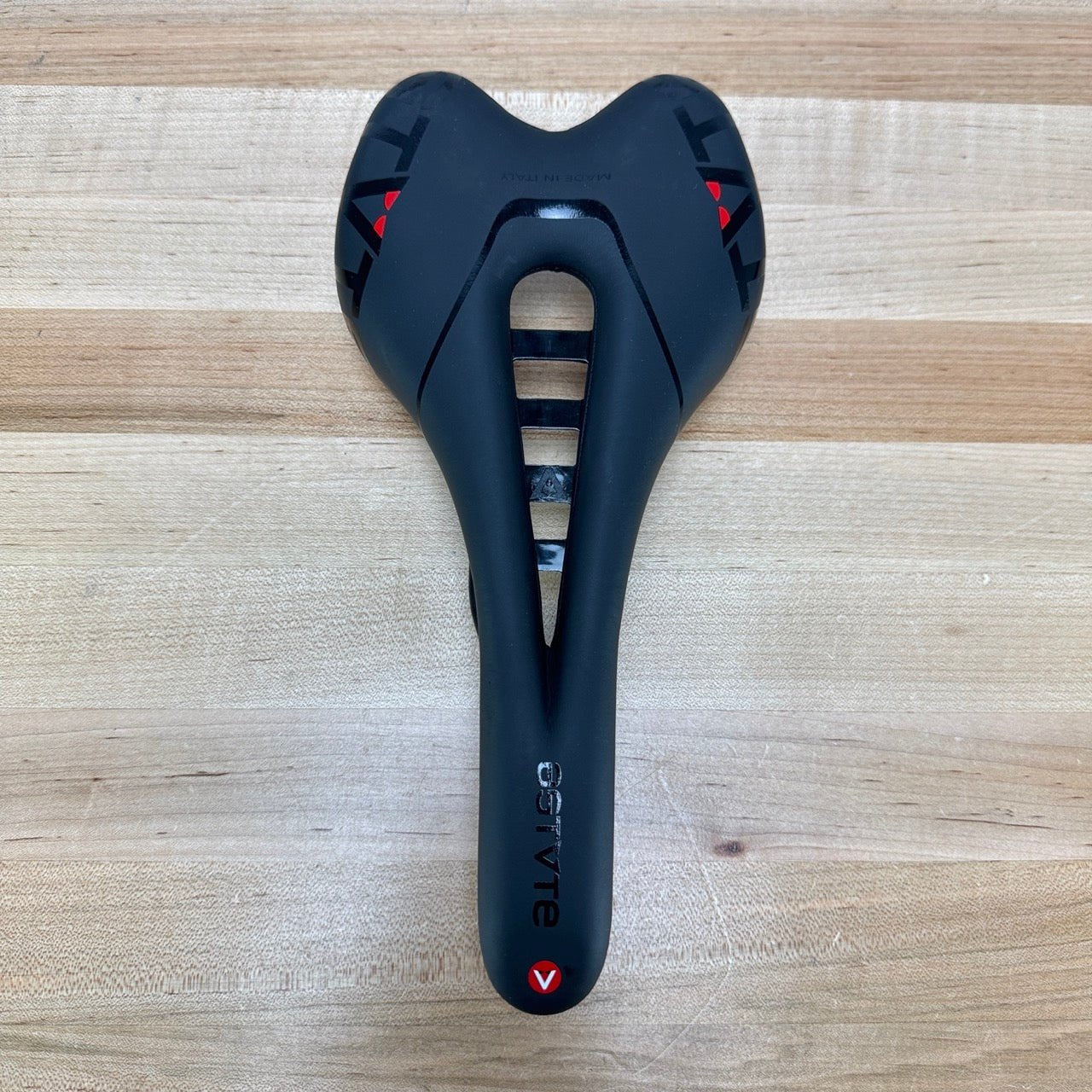 Light Wear Astute SkyLab 135mm TitanV 7x7mm Titanium Rails Bike Saddle