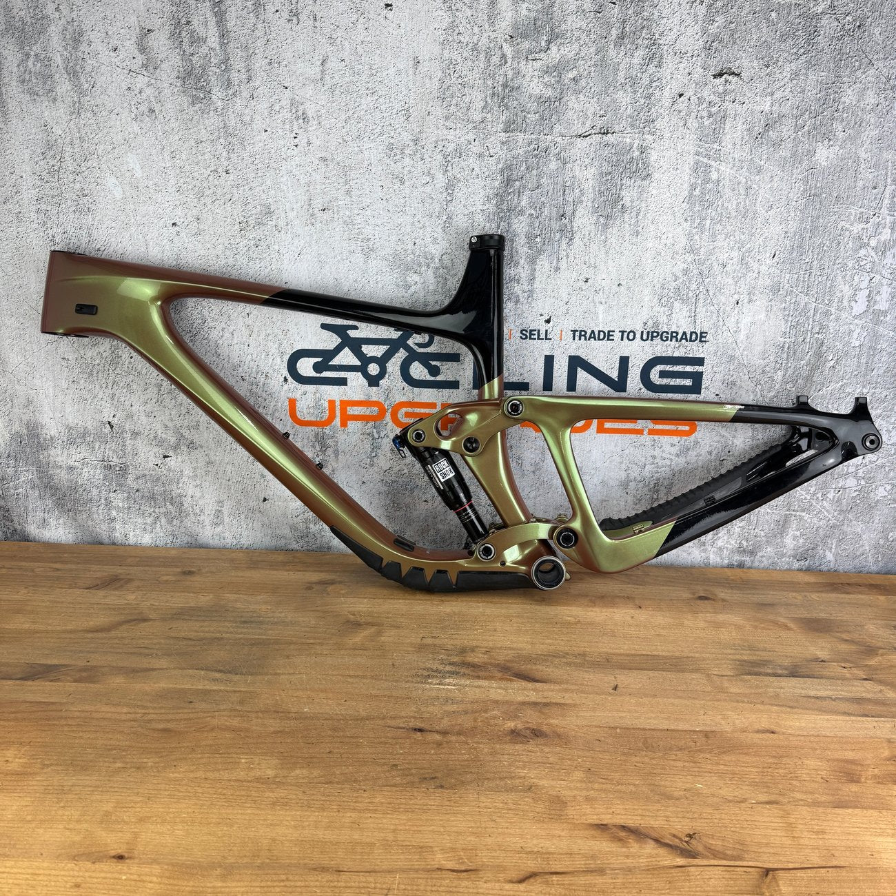 Low Mile! 2023 Giant Trance X ADV Large Carbon MTB Frameset 29
