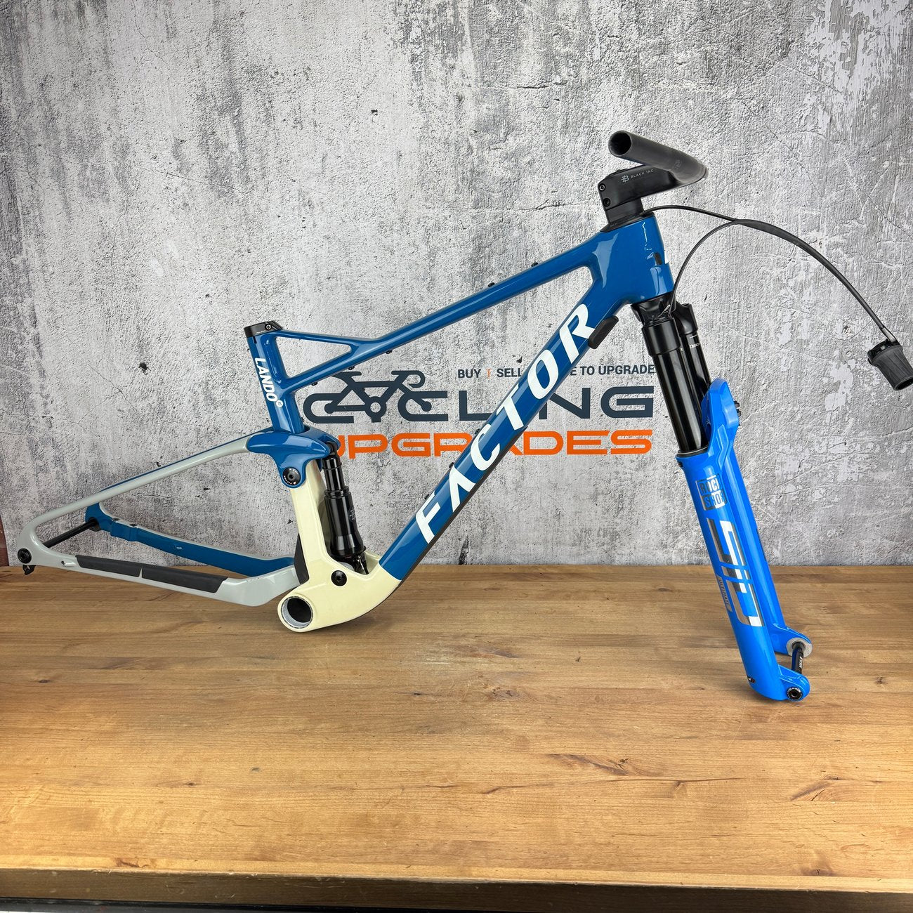Low Mile! 2024 Factor Lando XC Medium Boost TwistLoc Carbon MTB Disc Frameset 29" 4353g