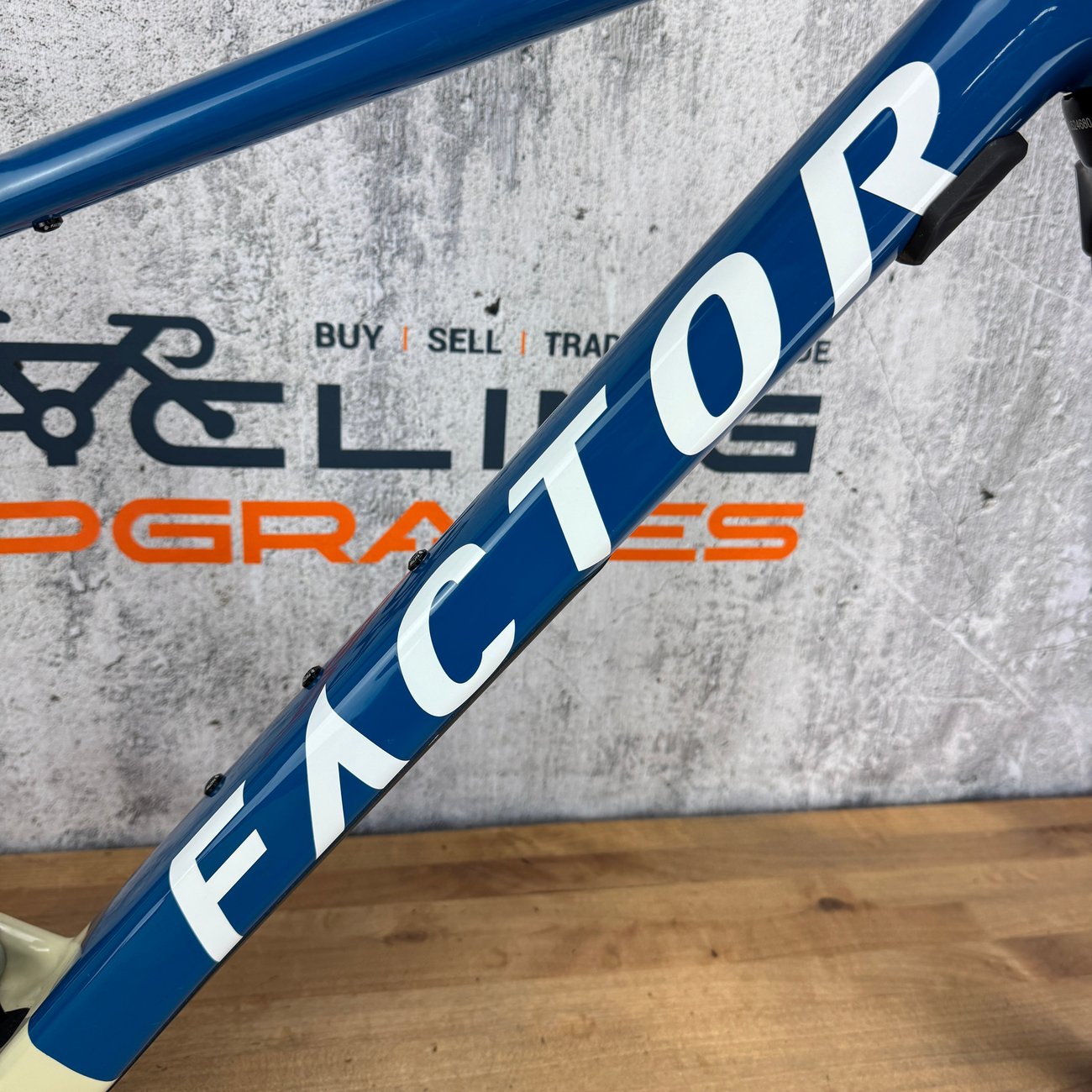 Low Mile! 2024 Factor Lando XC Medium Boost TwistLoc Carbon MTB Disc Frameset 29" 4353g