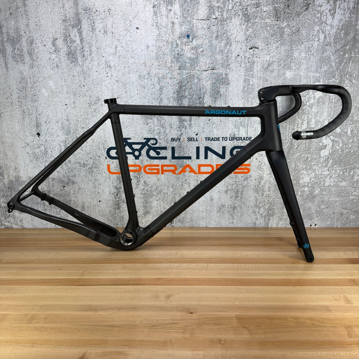 Low Mile! 2025 Argonaut GR3 UDH 56cm Carbon Disc Frameset 700c Enve AR — photo 1 of 11