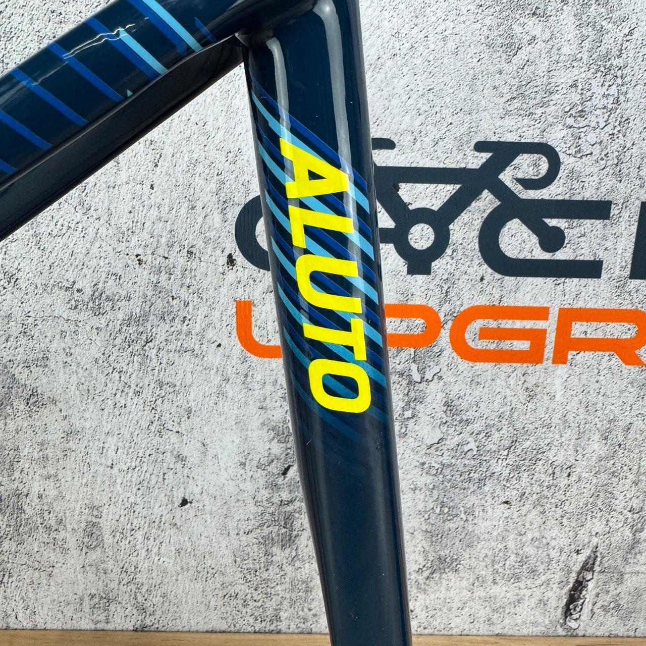 Low Mile! 2025 Factor Aluto Raptor Blue UDH 58cm Carbon Disc Frameset 700c 2533g