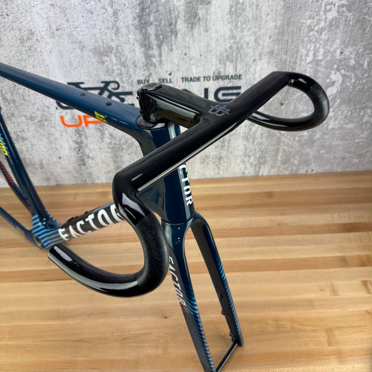 Low Mile! 2025 Factor Aluto Raptor Blue UDH 58cm Carbon Disc Frameset 700c 2533g