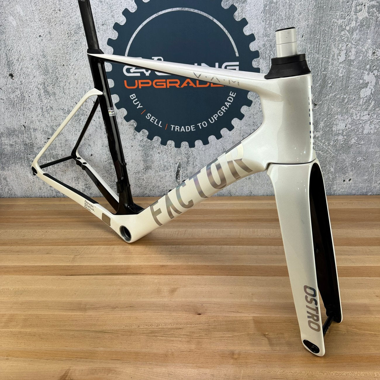 Low Mile! 2025 Factor Ostro VAM 54cm Carbon Disc Frameset 700c 1880g