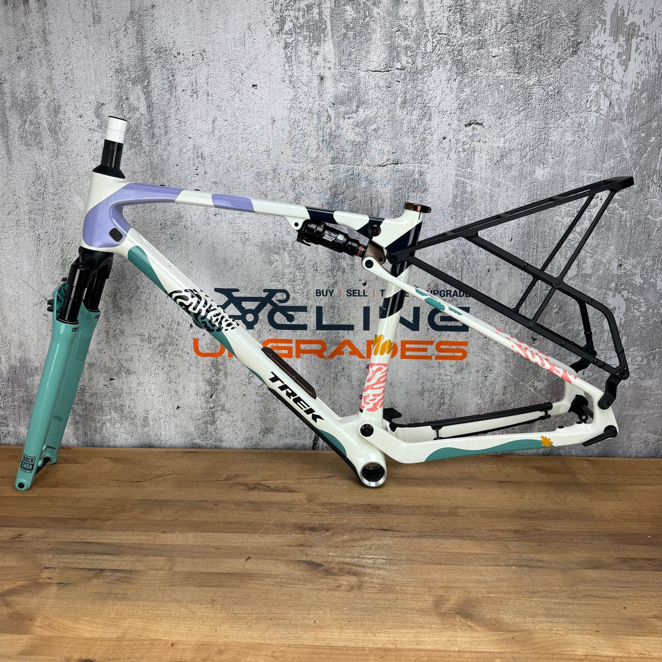 Low Mile 2026 Trek Checkout SL 7 M/L Carbon Gravel Frameset Era White/Blue Sage