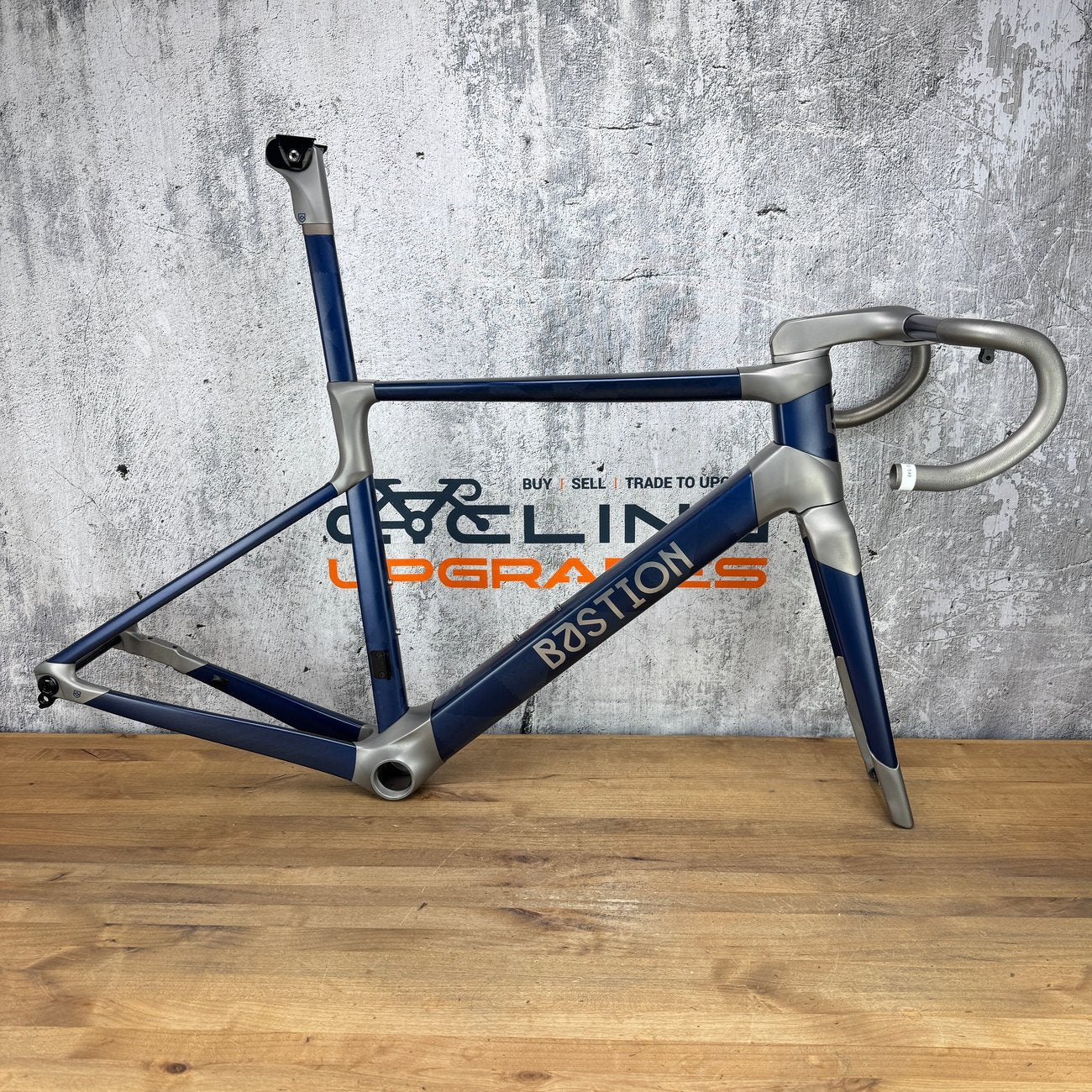 Low Mile! Bastion Archetype 54cm Carbon Titanium Disc Frameset 700c 3021g