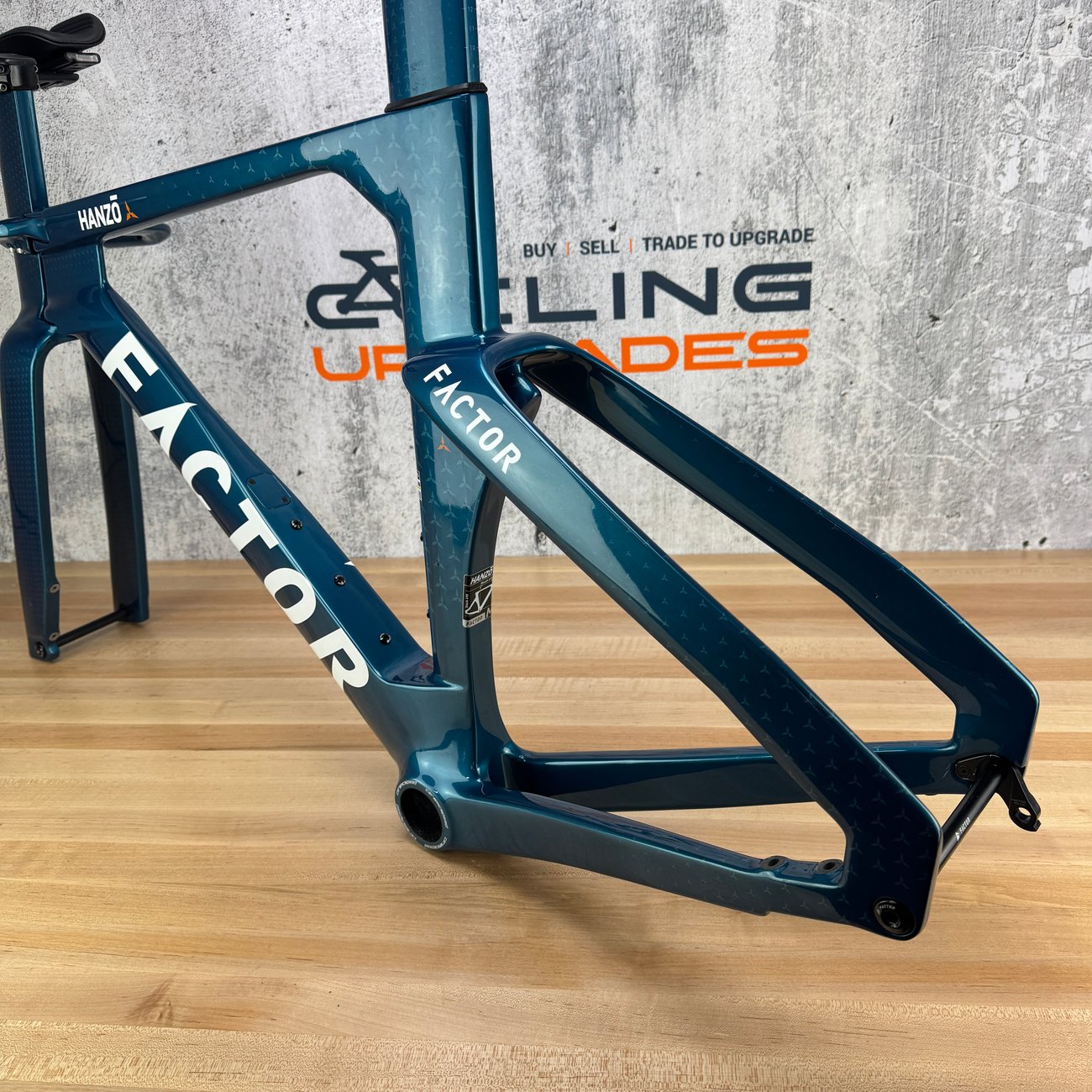 Low Mile! Factor Hanzo Medium Carbon TT/Triathlon Disc Frameset 700c 3458g