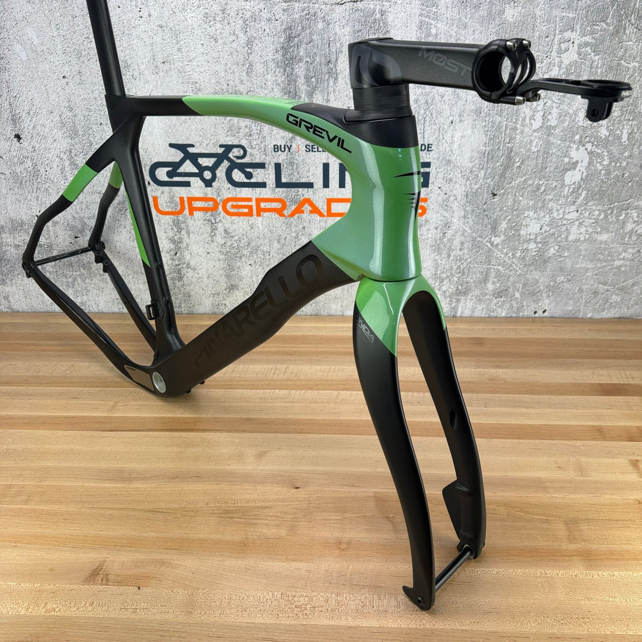 Low Mile! Pinarello Grevil F Size 550 (56cm TT) Carbon Disc Gravel Frameset 700c