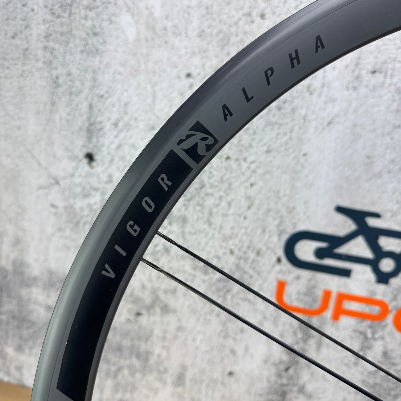 Low Mile! Rolf Prima Vigor Alpha Stealth Alloy Tubeless Wheelset 700c Rim Brake