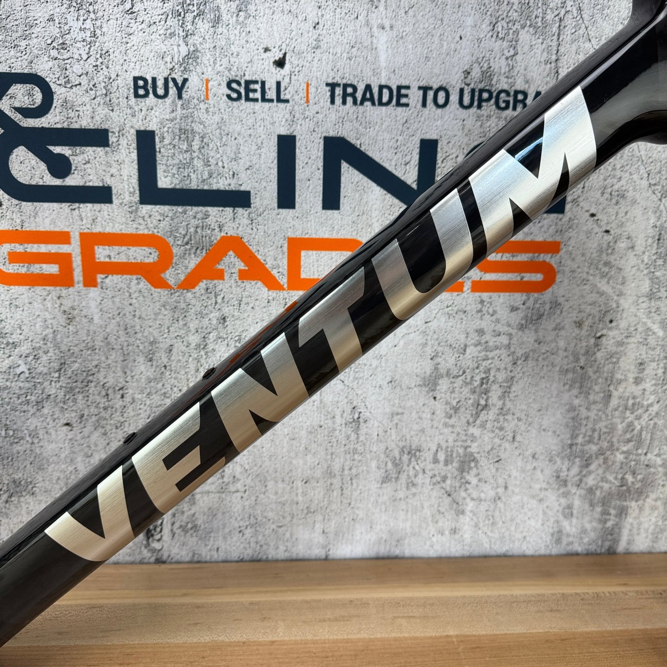 Low Mile! Ventum NS1 Onyx Medium Carbon Disc Brake Frameset 700c 1586g