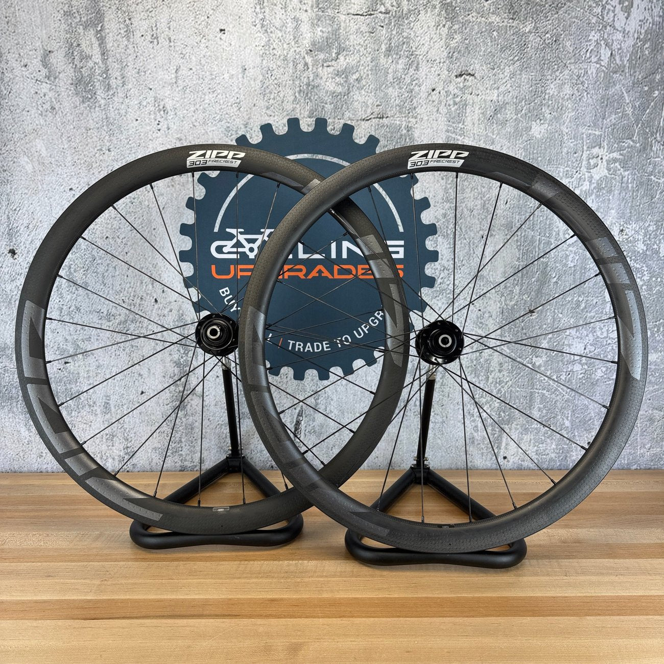 Low Mile! Zipp 303 Firecrest Carbon Hookless Tubeless Chris King R45D Wheelset
