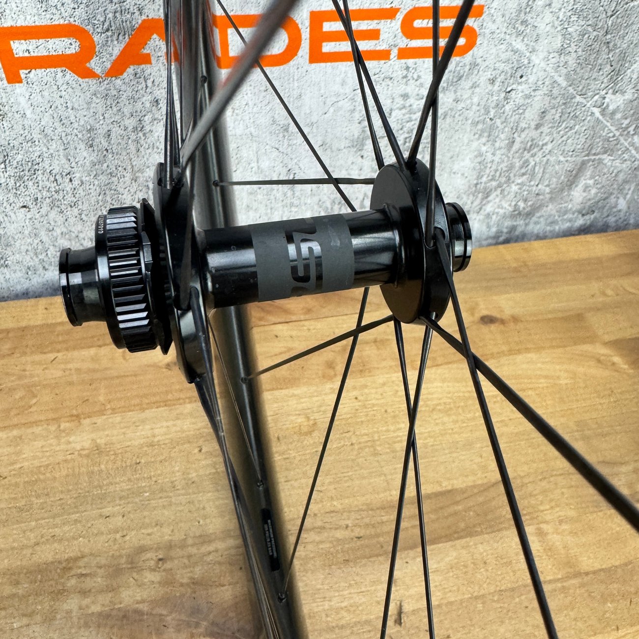 Low Mile! Bontrager Aeolus RSL 75 Carbon Tubeless Disc Brake