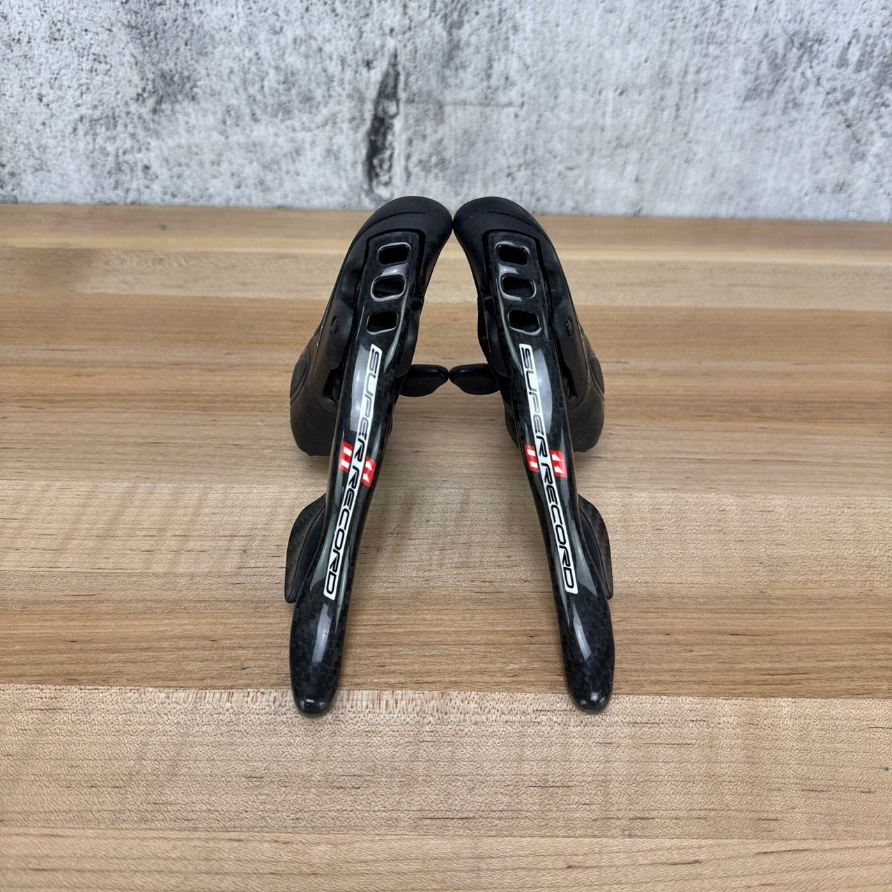 Low Mile Campagnolo 2015-2017 Super Record 11 Mechanical Rim Brake Shi ...