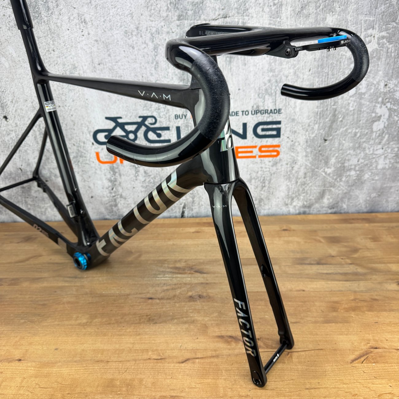 Mint! 2025 Factor O2 VAM 54cm Carbon Frameset 2062g Premium Package Chrome