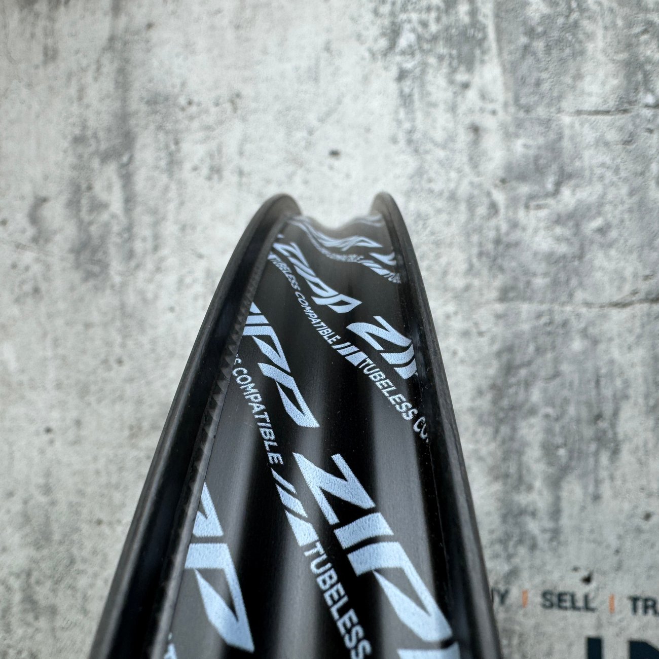 New! 2025 Zipp 353 NSW ZR1 SL Ceramic AXS Carbon Wheelset 1318g MSRP $4300