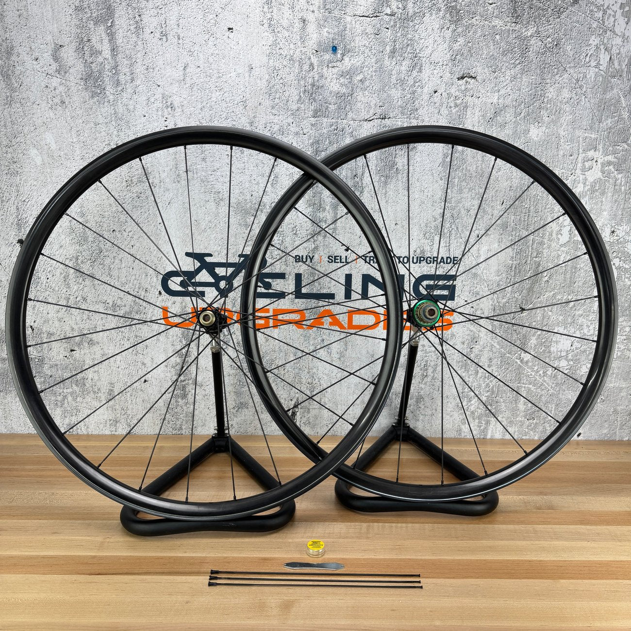 New! 825g! Custom Lightbicycle AR25 Extralite Carbon Spokes Disc Wheelset
