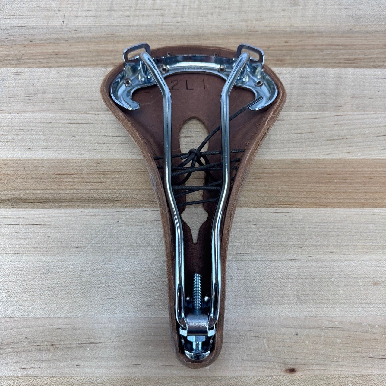 New! Brooks B17 Carved Honey Leather 7x7mm 150mm Saddle 521g MSRP $175