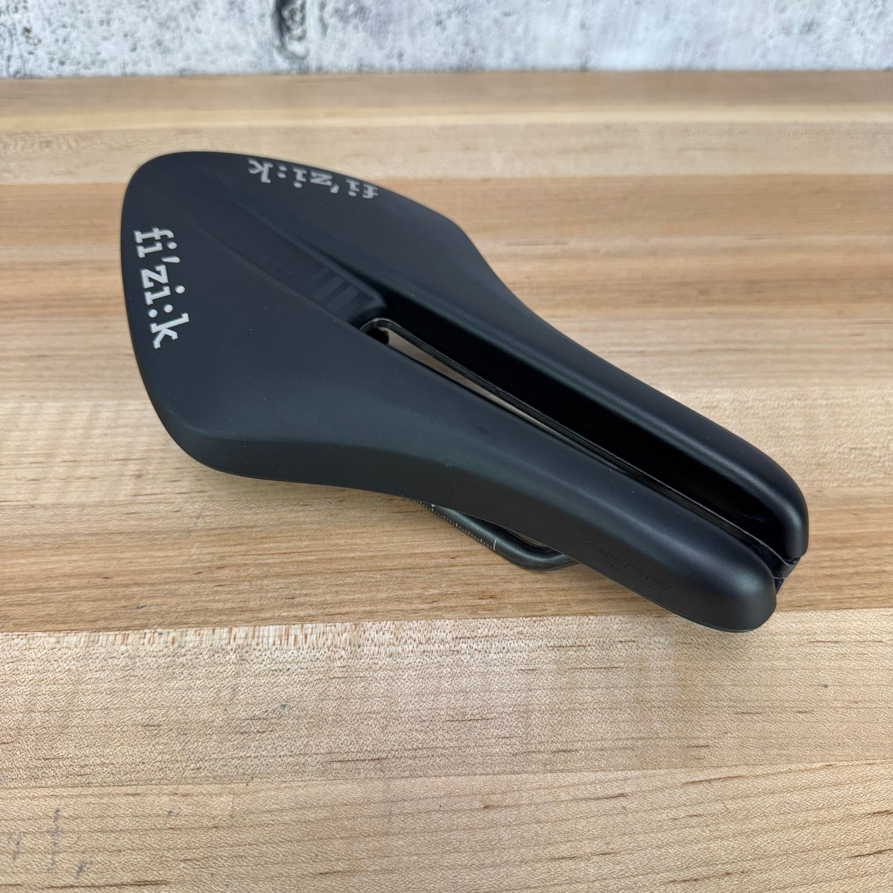 New! Fizik Transiro Aeris LD R1 7x9mm Carbon Rails 135mm Bike Saddle M ...