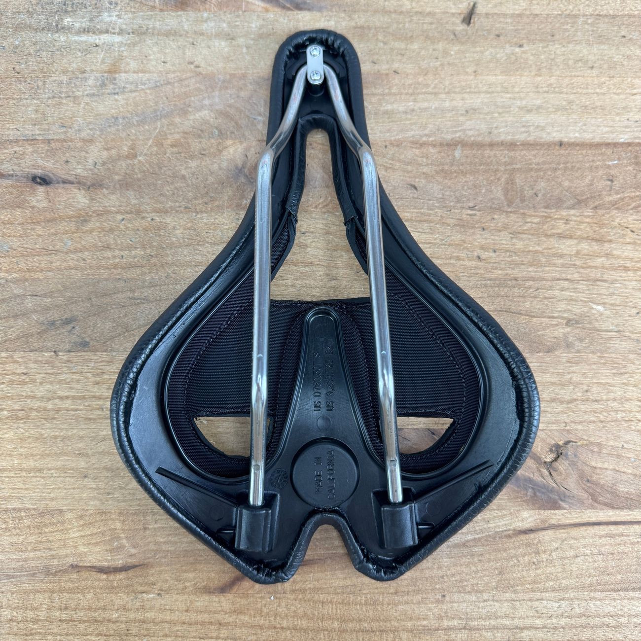 New! Infinity Elite E2X Black Leather 7x7mm Stainless Rails Comfort Bike Saddle