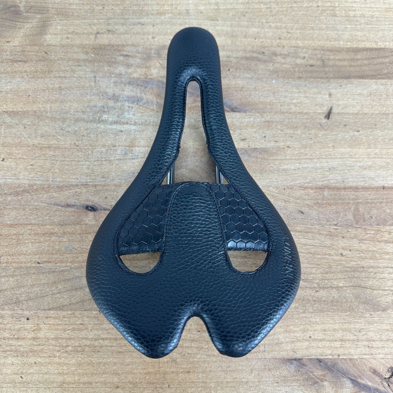 New! Infinity Elite E2X Black Leather 7x7mm Stainless Rails Comfort Bike Saddle