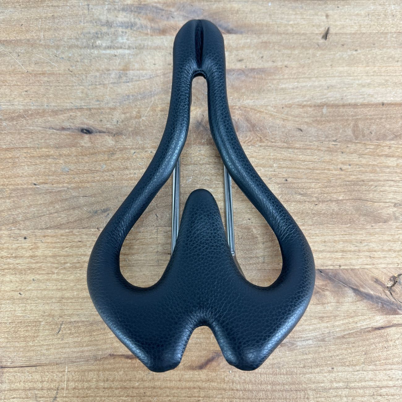 New! Infinity Elite E3 Black Leather 7x7mm Stainless Rails Comfort