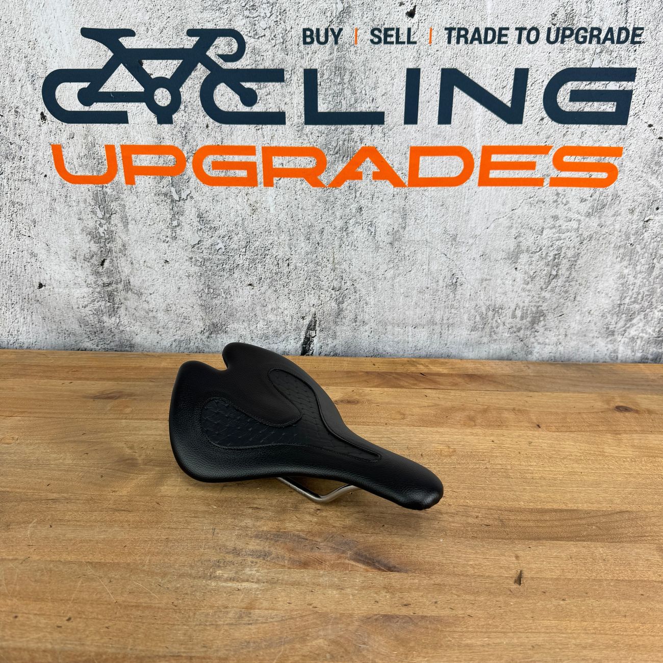 New! Infinity Vegan V1X Black 7x7mm Stainless Rails Comfort Bike Saddle