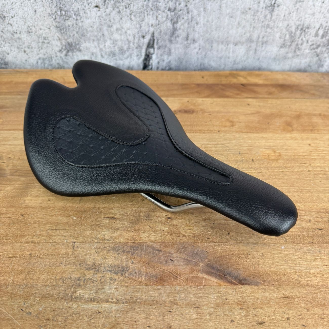 New! Infinity Vegan V1X Black 7x7mm Stainless Rails Comfort Bike Saddle