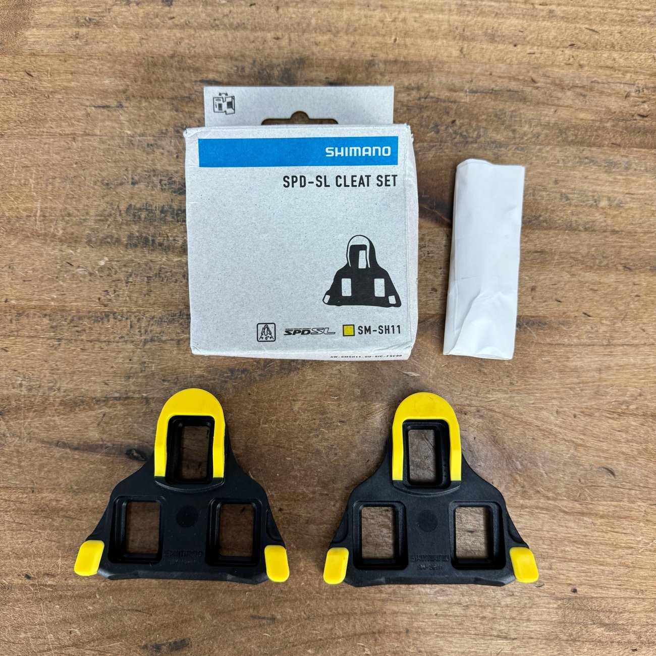 New! Shimano SH11 SPD-SL Cleats Set for Road Pedals Yellow 6 Degree Float 3-Bolt