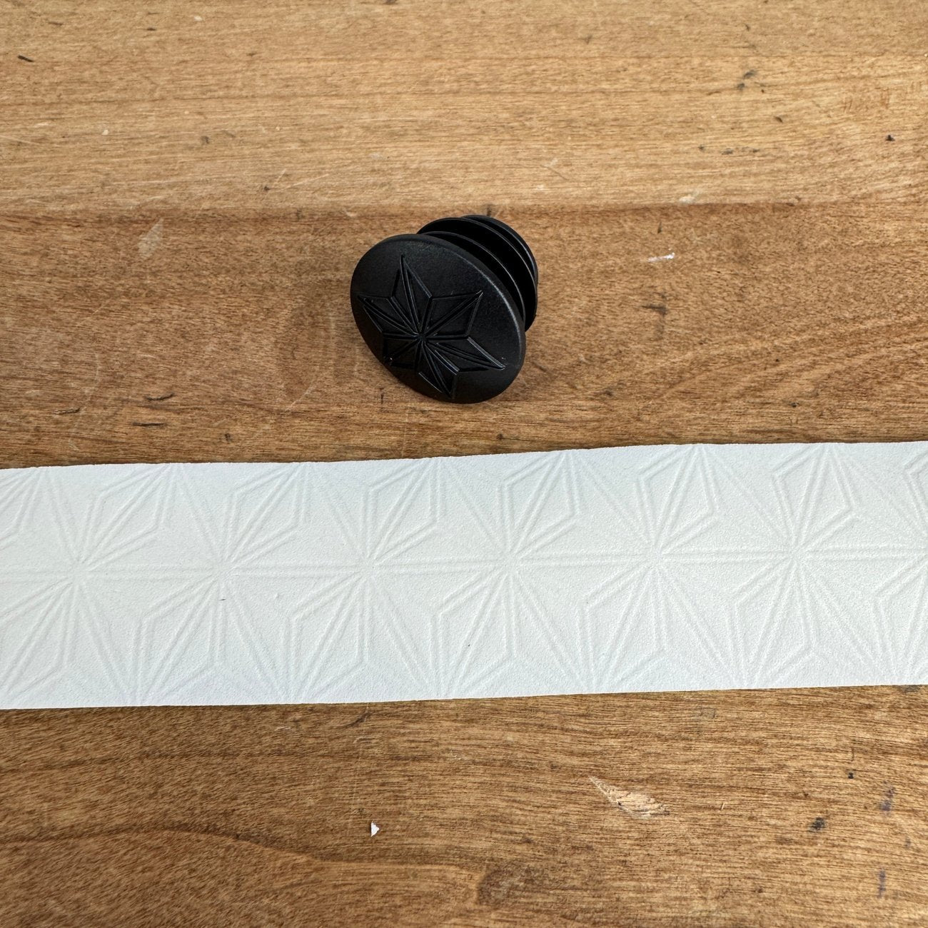 New! Supacaz Suave White w/ SL Black Plugs 2.5mm Handlebar Bar