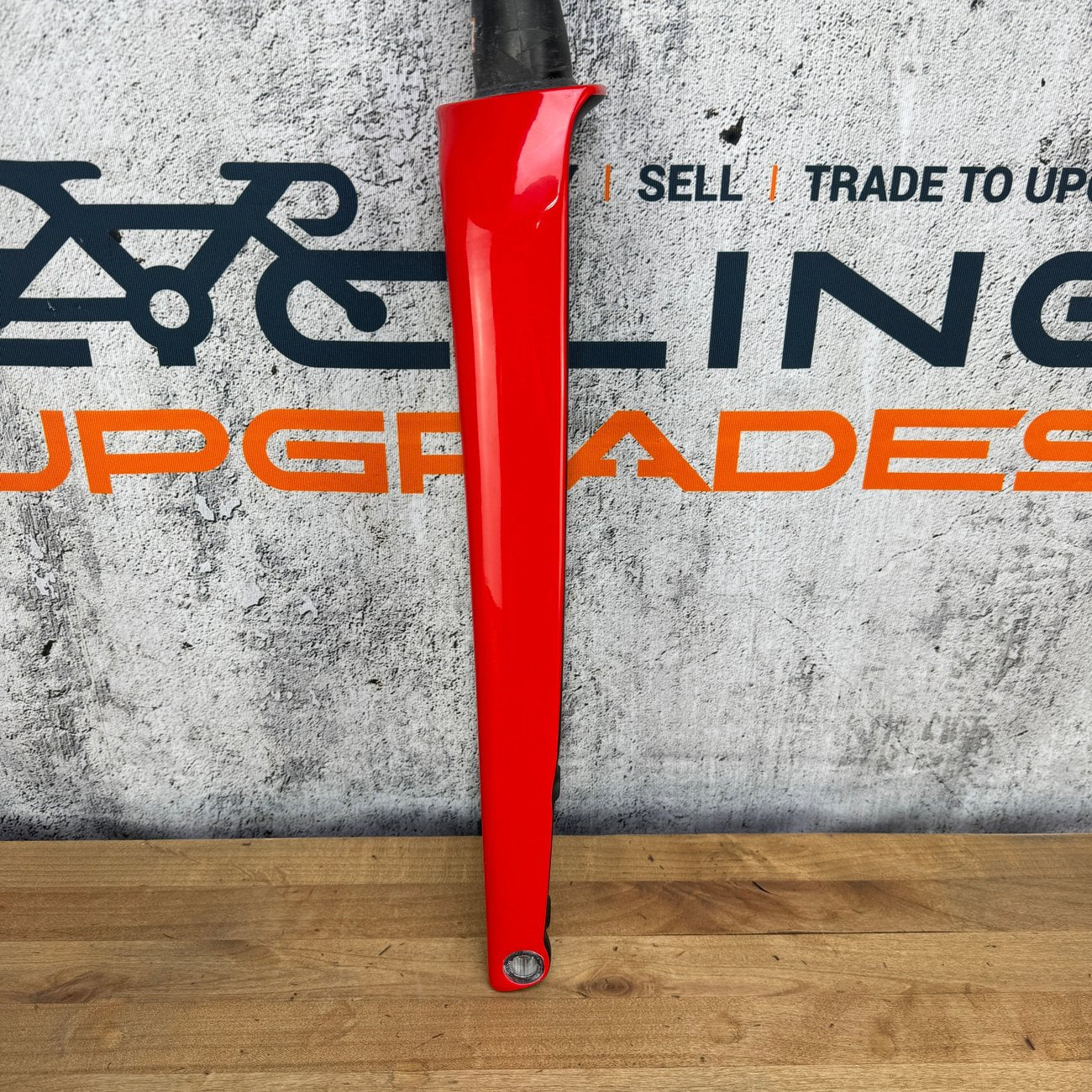 New! Trek Emonda SLR 700c 230mm Steerer 45mm Rake Viper Red Flat