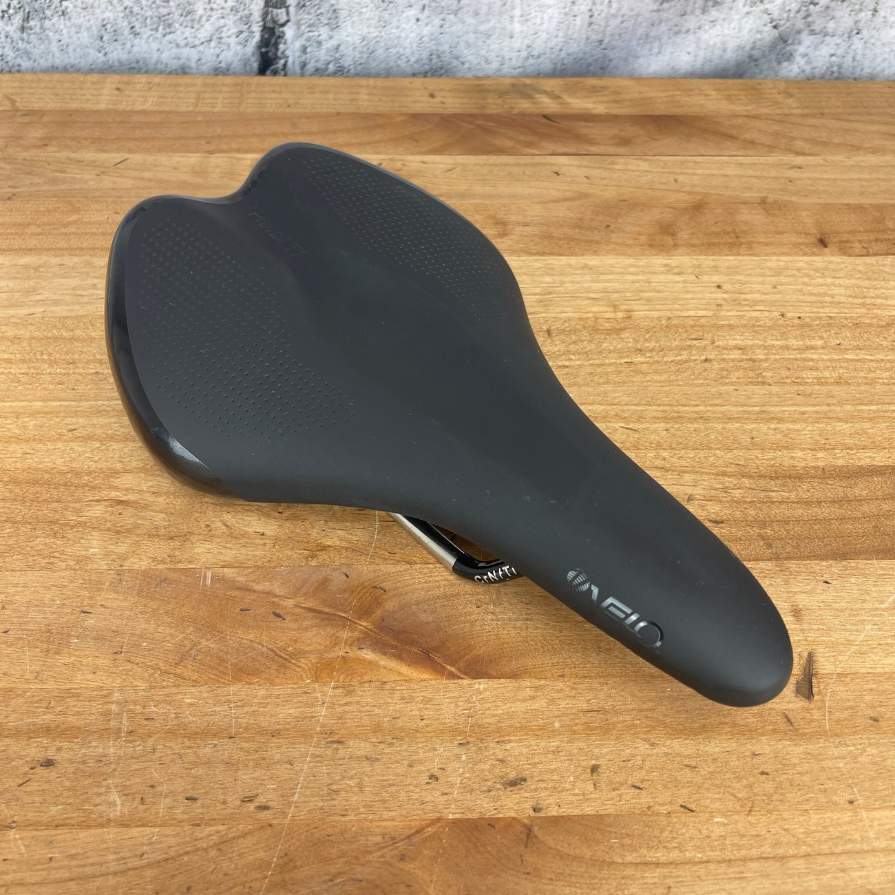 New! Velo Prevail TT 7x7mm CrN/Titanium Rails 143mm Saddle 204g