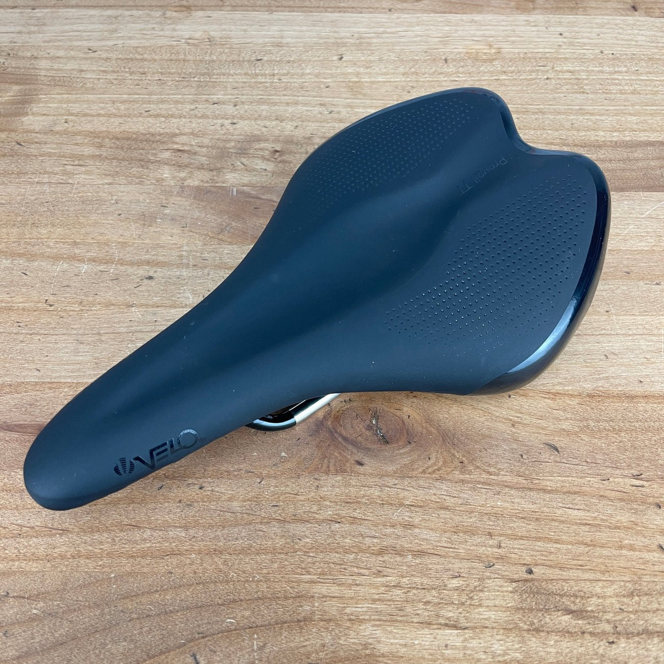 New! Velo Prevail TT 7x7mm CrN/Titanium Rails 143mm Saddle 204g