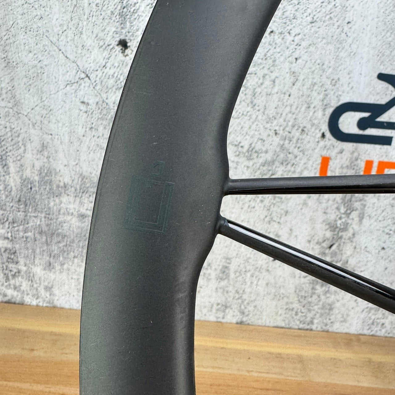 New! BLKTEC C1D GC 40mm Carbon Tubeless Hookless Disc Wheelset 700c DT 180