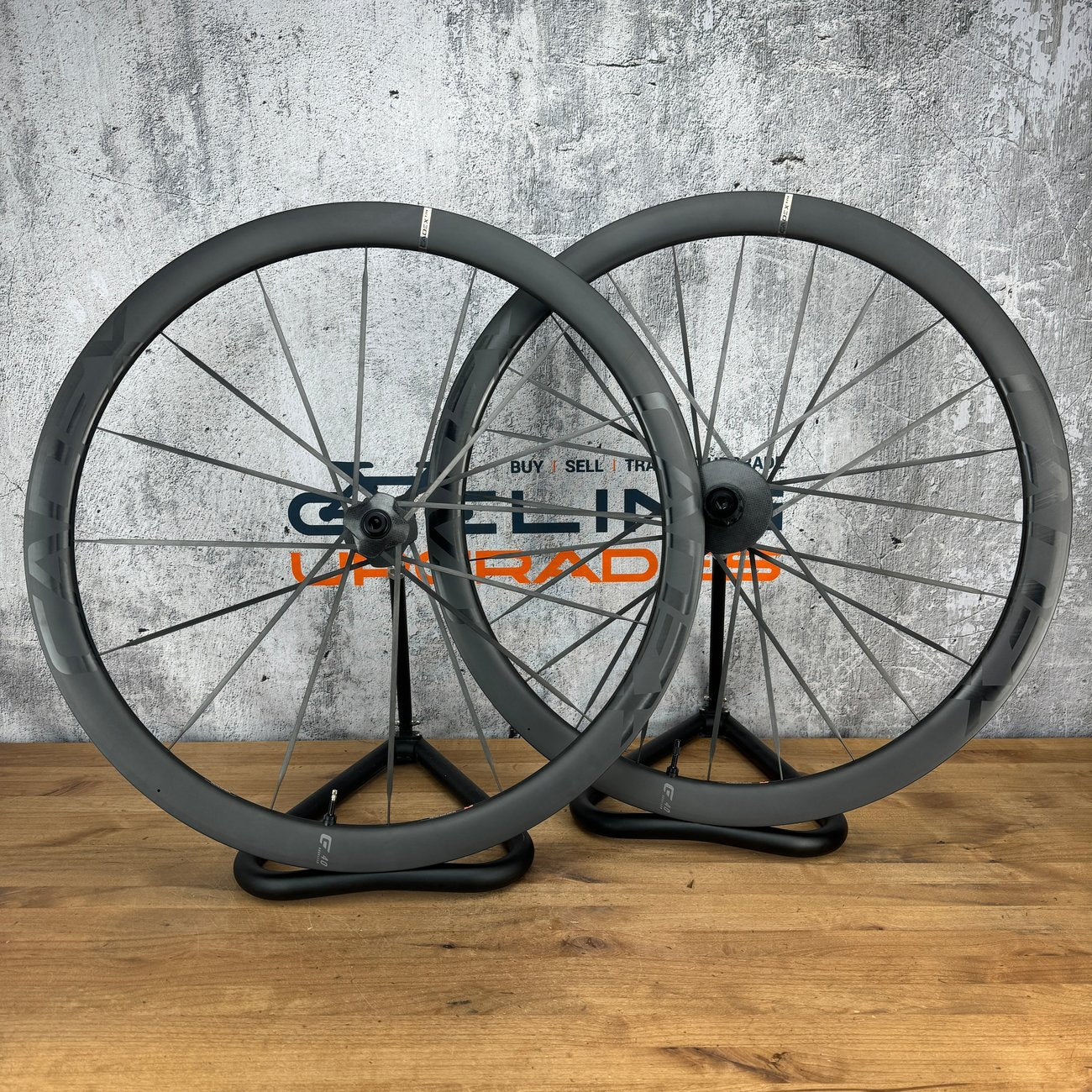 と*き様 CADEX MAX40 + VELOFLEX RECORD TLR 2 New! Cadex Max 40 Carbon Tubeless Disc Brake Wheelset 700c Ceramic