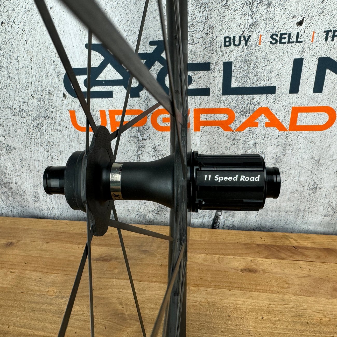 New! Cadex Max 40 Carbon Tubeless Disc Brake Wheelset 700c Ceramic