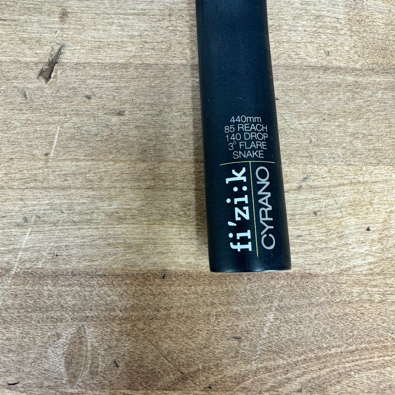 フィジーク fizik Cyrano 00 カーボンsnake 420mm フィジーク fizik Cyrano 00 カーボンsnake 420mm