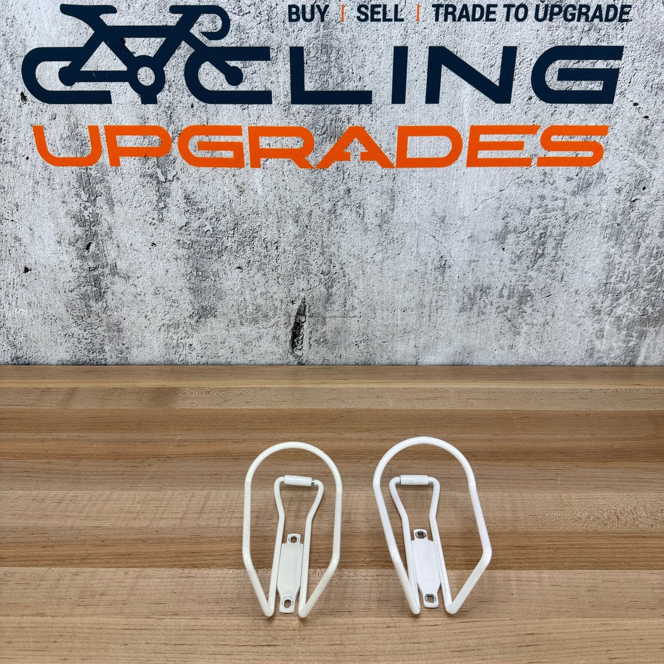 Pair Paramount White Aluminum Bike Water Bottle Cages 120g