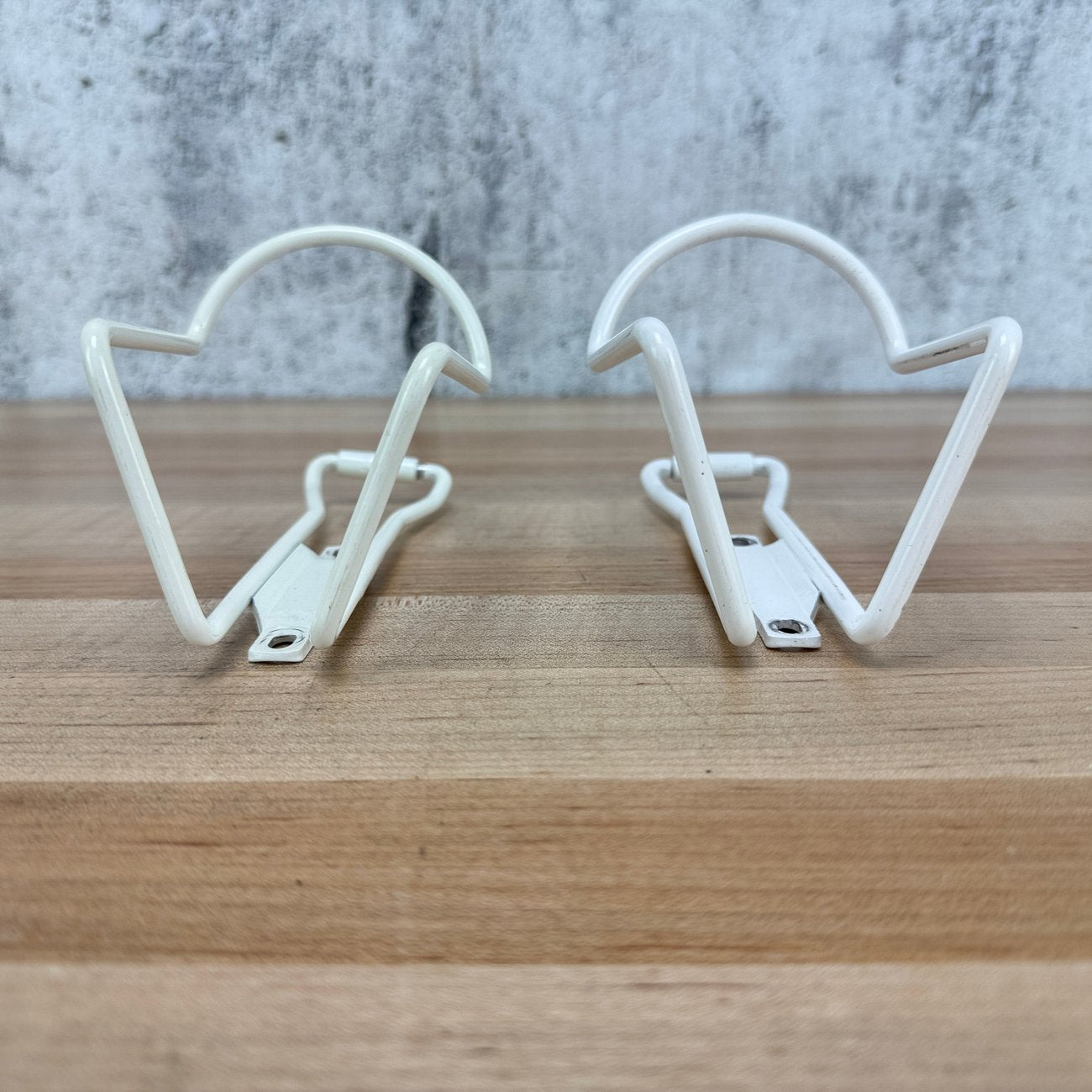 Pair Paramount White Aluminum Bike Water Bottle Cages 120g