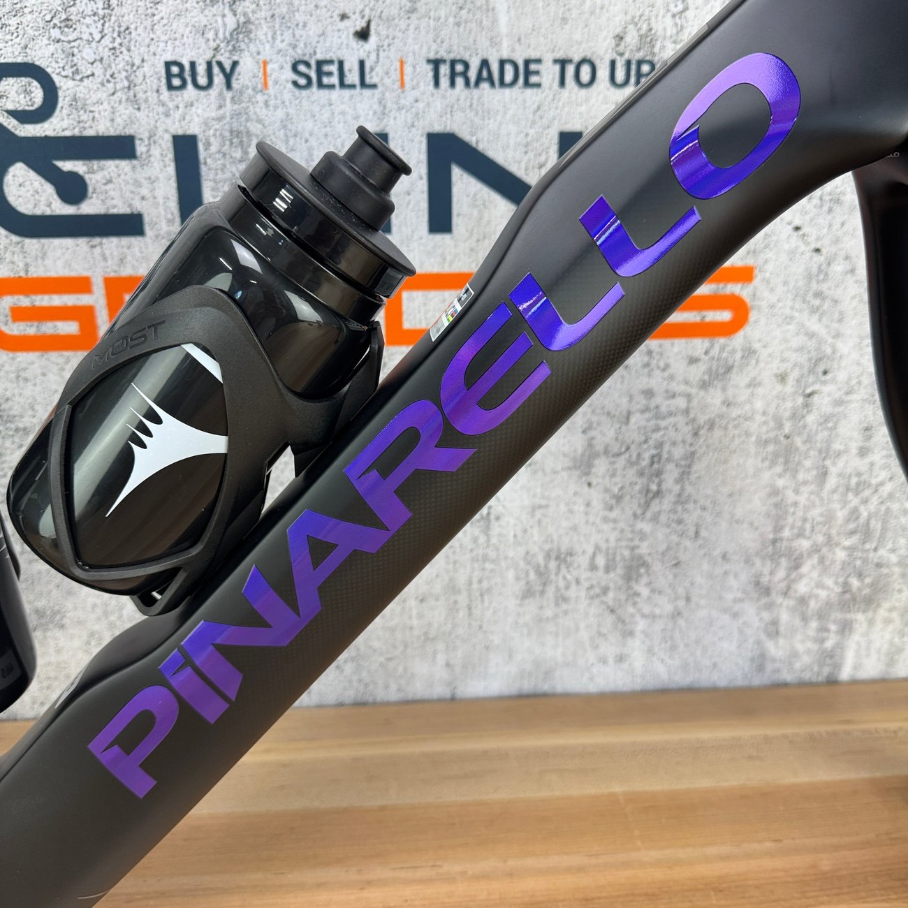 Low Mile! Pinarello Dogma F ES Tissot Size 465 (51.5cm TT) Carbon Disc Frameset