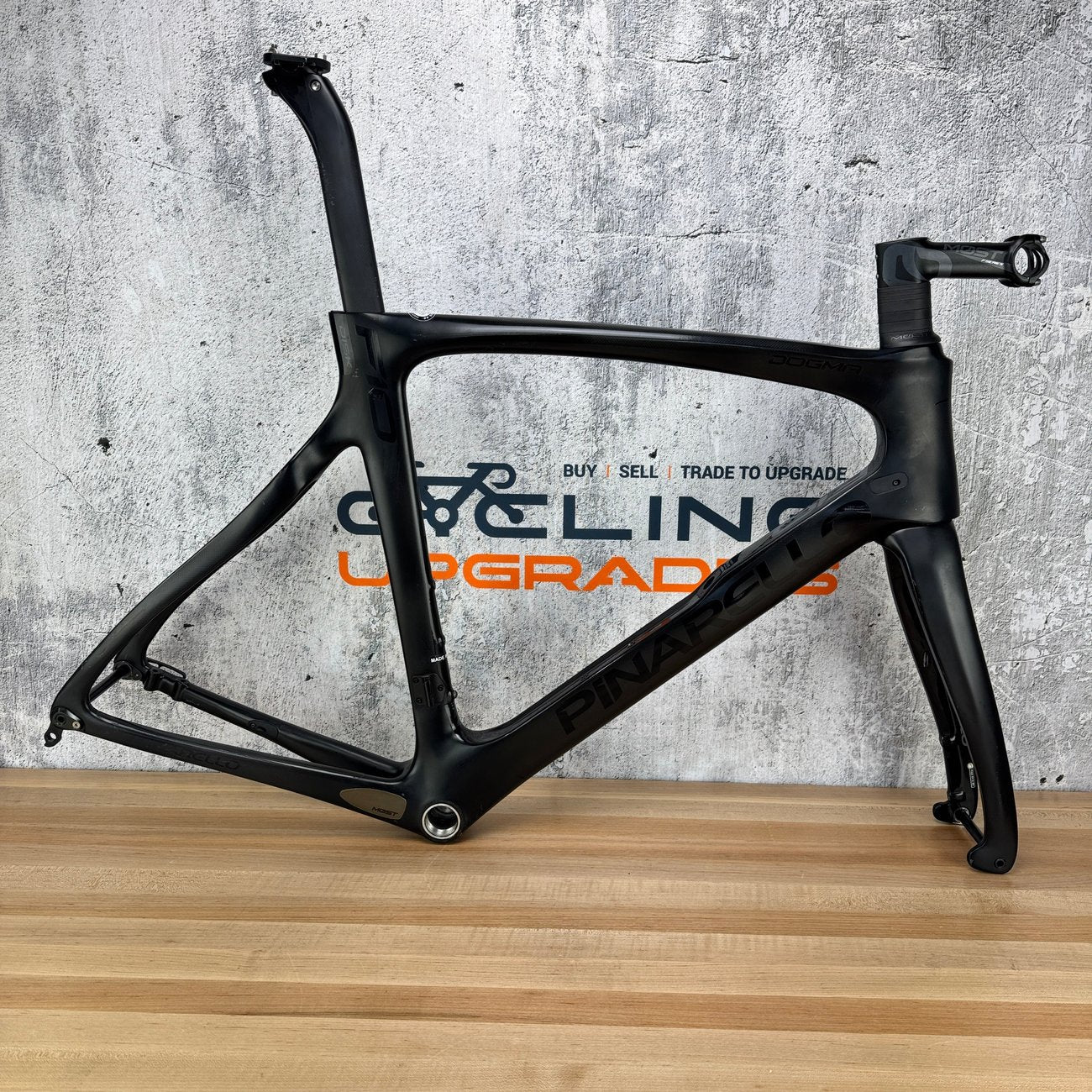 Pinarello Dogma F10 Disk Size 555 (57.5cm TT) Carbon Disc Frameset 700c 2164g