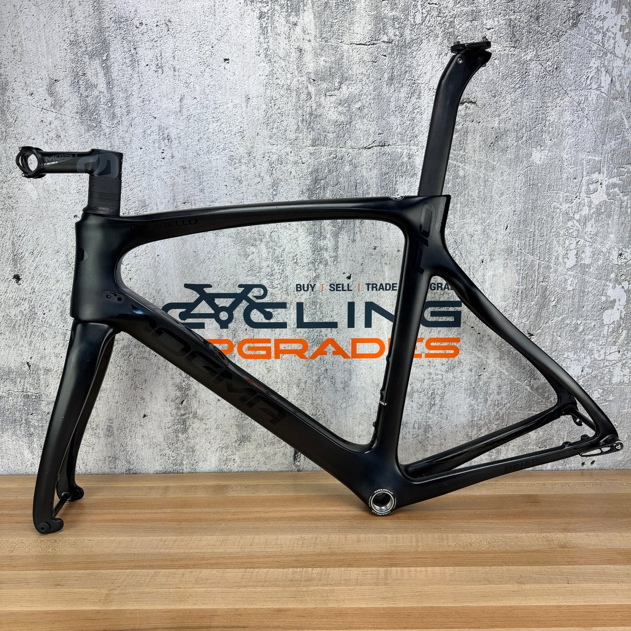 Pinarello Dogma F10 Disk Size 555 (57.5cm TT) Carbon Disc Frameset 700c 2164g
