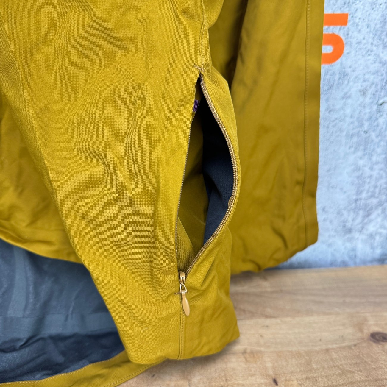 Rapha Insulated X-Large Brown Softshell Cycling Jacket