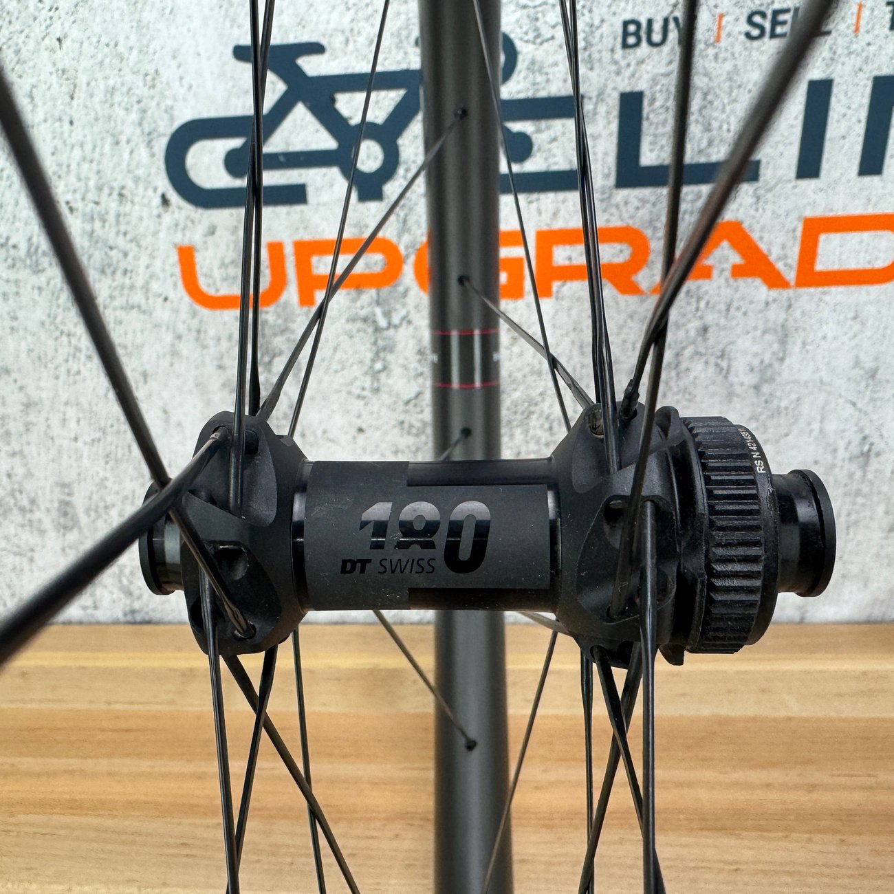 Reserve 40|44 Carbon Tubeless Disc Wheelset 700c DT Swiss 180 Hubs 1361g