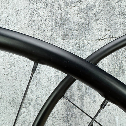 Santa Cruz Reserve 22 Carbon Tubeless Disc Brake Wheelset 700c DT 350 Hubs