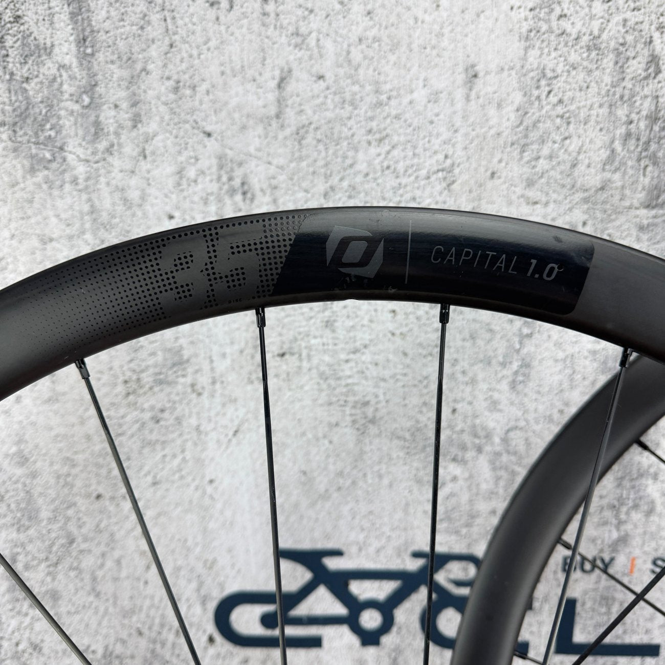 Syncros Capital 1.0 35 Carbon Tubeless Gravel Disc Brake Wheelset 700c 1557g